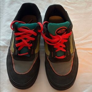 Vans Men's Wayvee Skateboarding Multicolor Sneakers